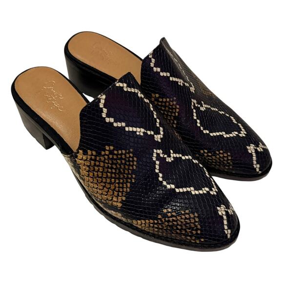 Crown Vintage Mules Size 7.5 Slip On Snake Print Leather Clogs 1.75'' heel - Picture 9 of 11